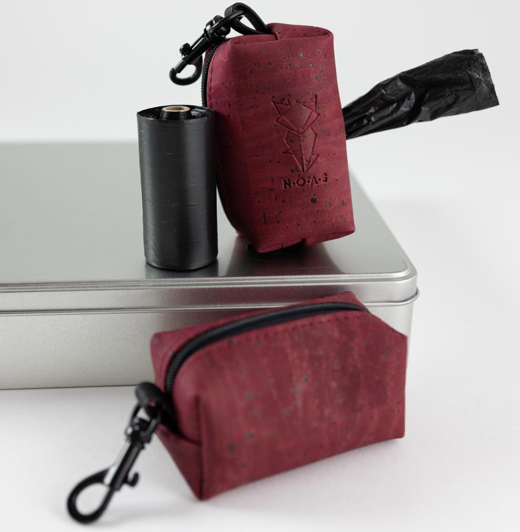 NOAS Mini-Tasche für Hundekotbeutel – Kork Weinrot