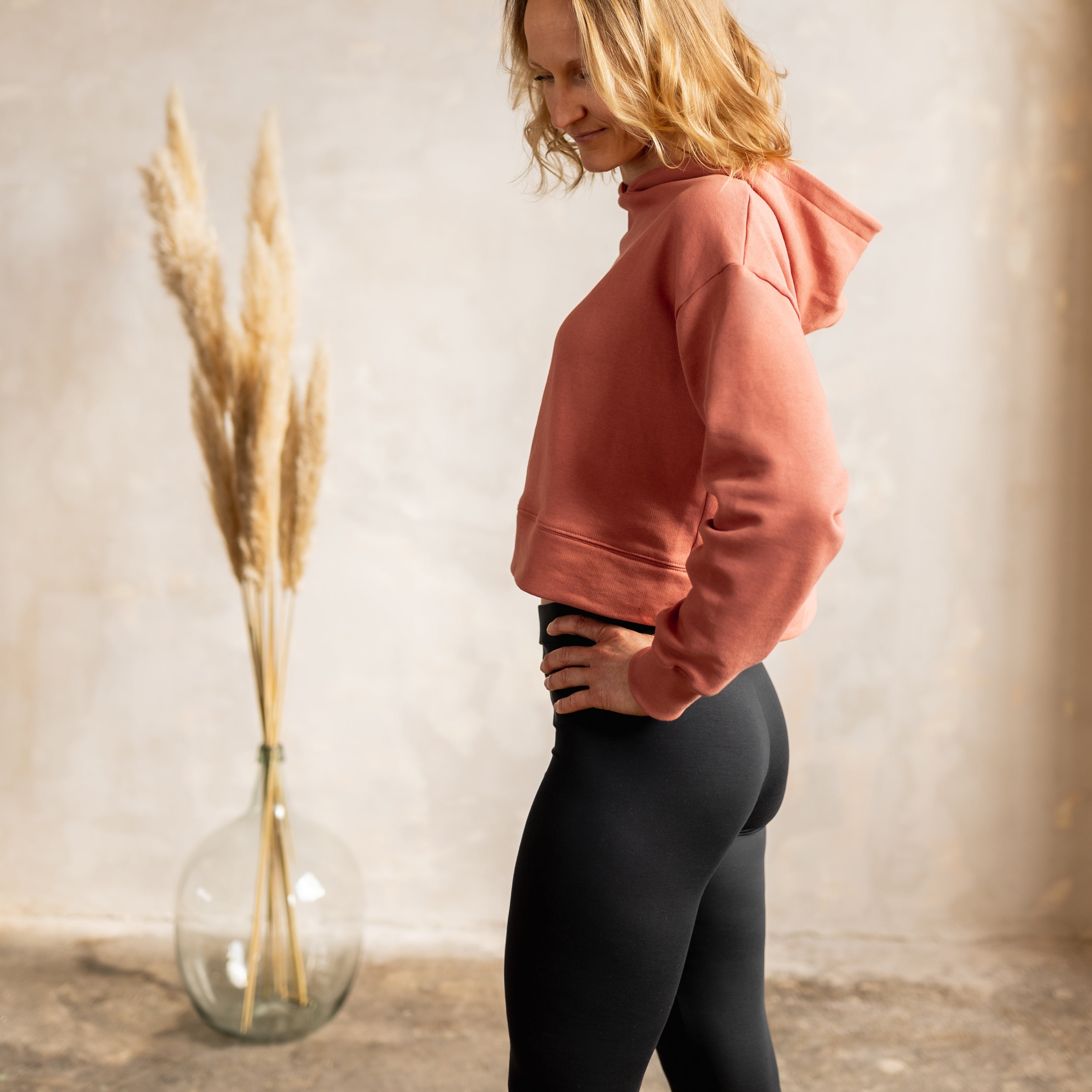 Leggings aus Tencel schwarz und Hoodie rose simply love it