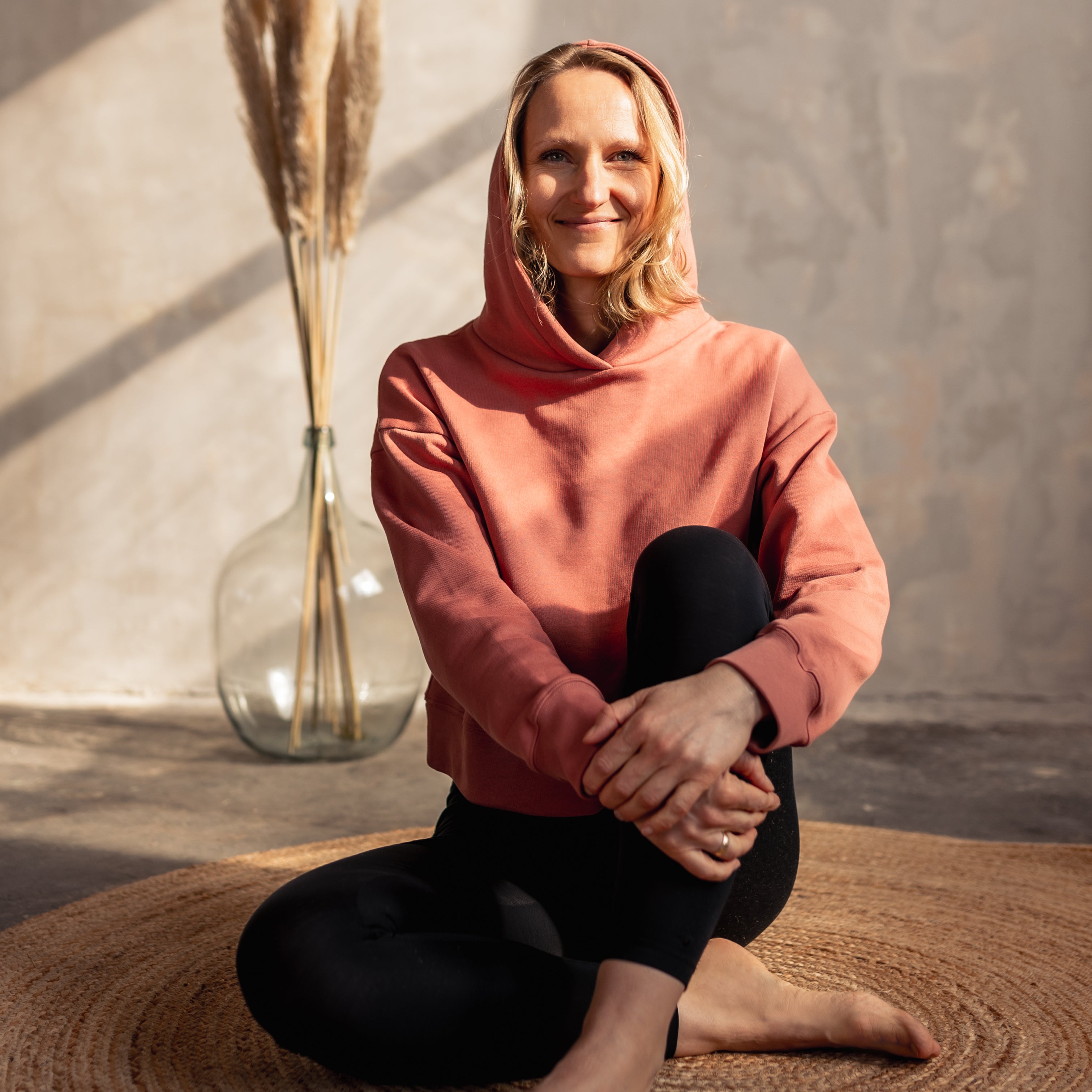 Leggings aus Tencel schwarz und cropped Hoodie simply love it