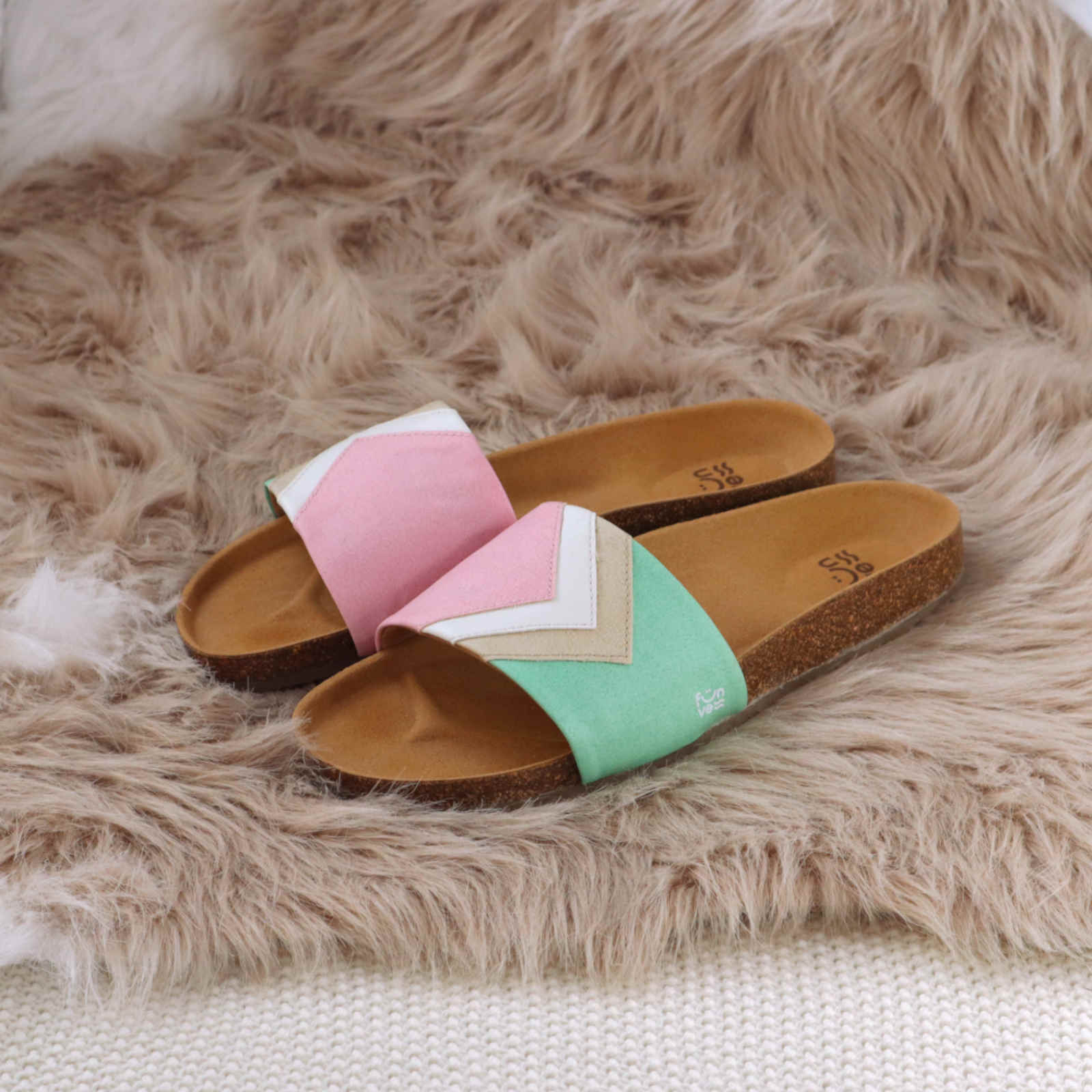 Rosa Hausschuhe mit Fußbett aus Kork, Obermaterial:Baumwolleder, flexibel, weich, Marke: Fünve, Modell: Strawberry