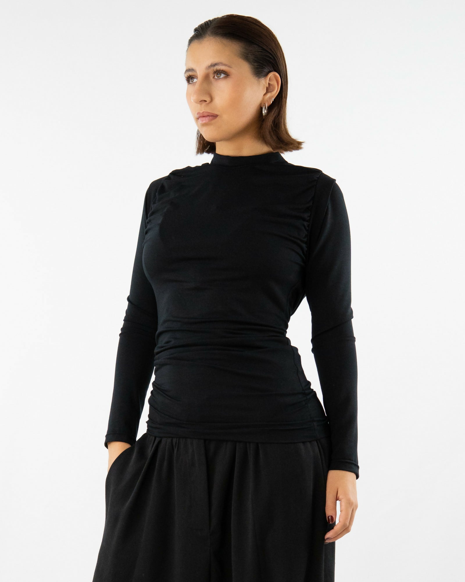 OF2_Shrugg Shirt Black + Hose AdoHAR--3