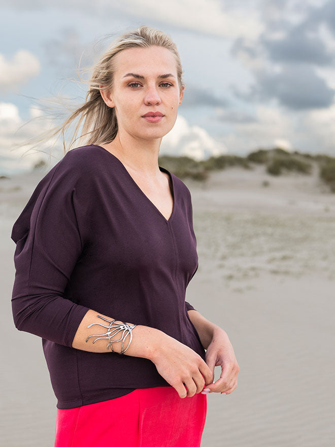 Zero Waste V-Neck Shirt – aus weichem Modal in Burgundy