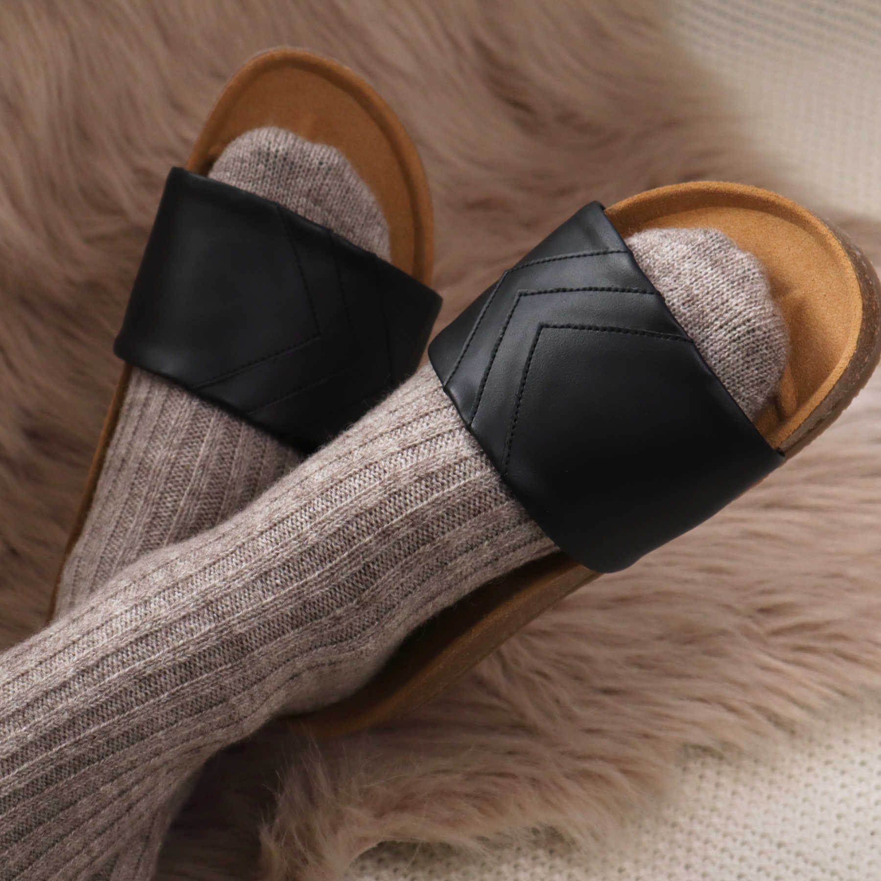 'YIN' - Schwarze Sandalen, monochrom, vegan