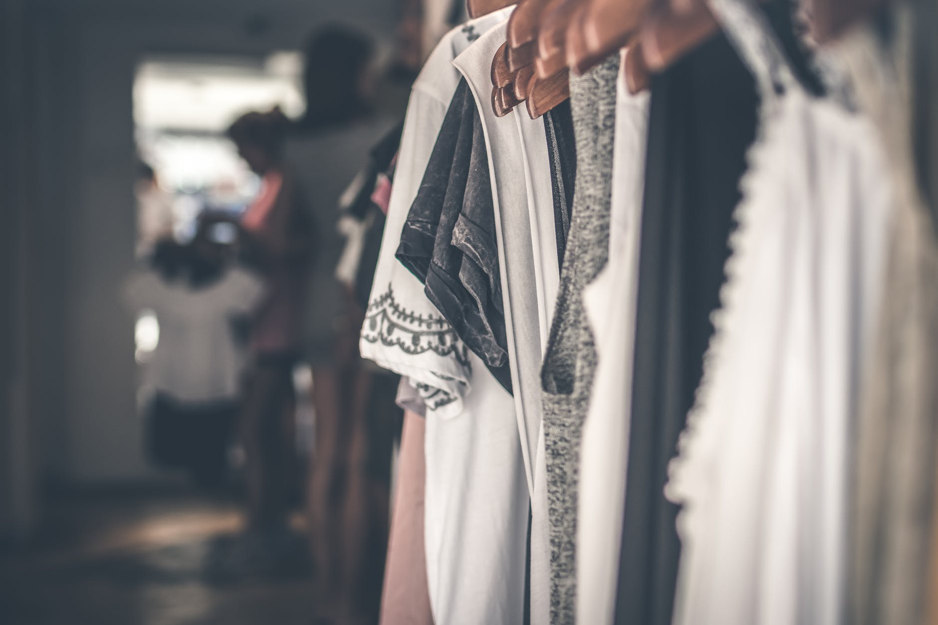 Projekt Kleiderschrank: In 6 Schritten zu mehr Ordnung und Übersicht