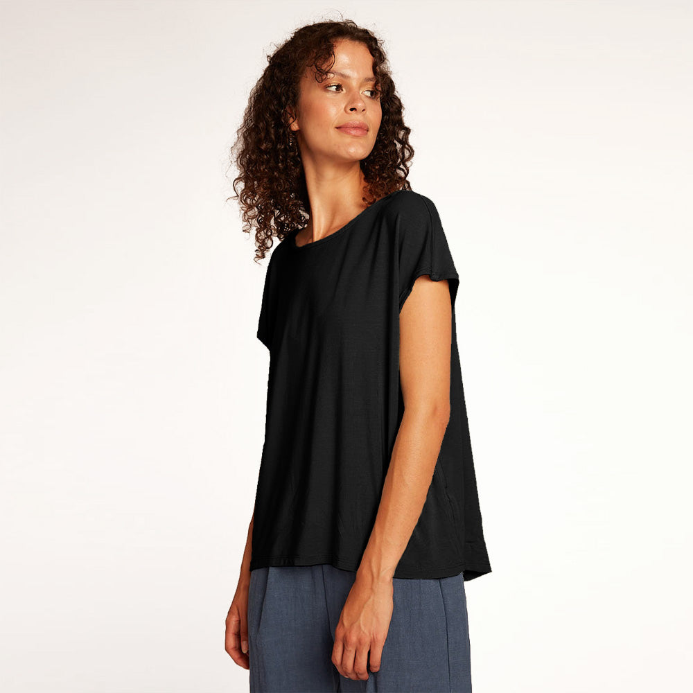 Rückenfreies Shirt FARI schwarz aus TENCEL® Modal Jersey