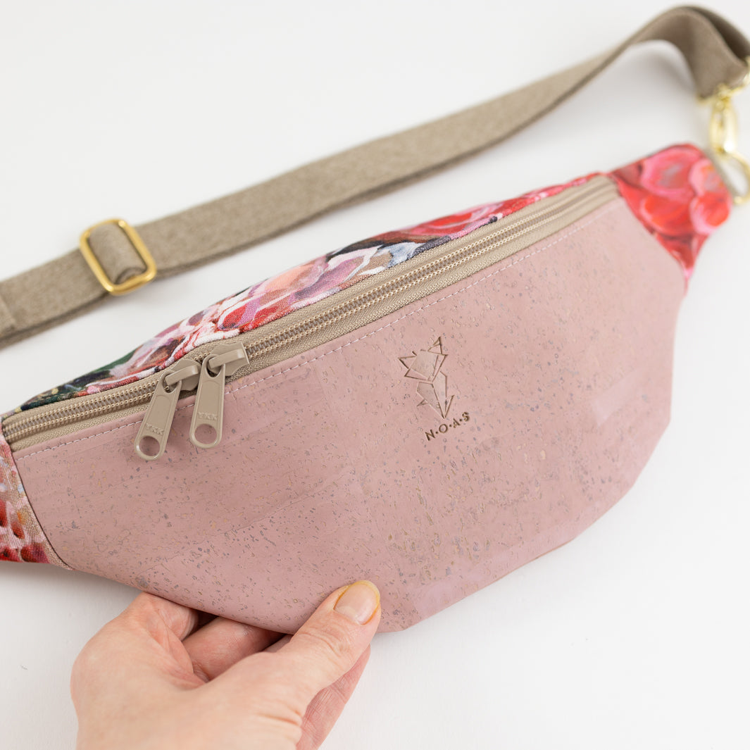 Bauchtasche Kork Rosa Spring Blossom Size M  - vegan und handgefertigt in Berlin | NOAS