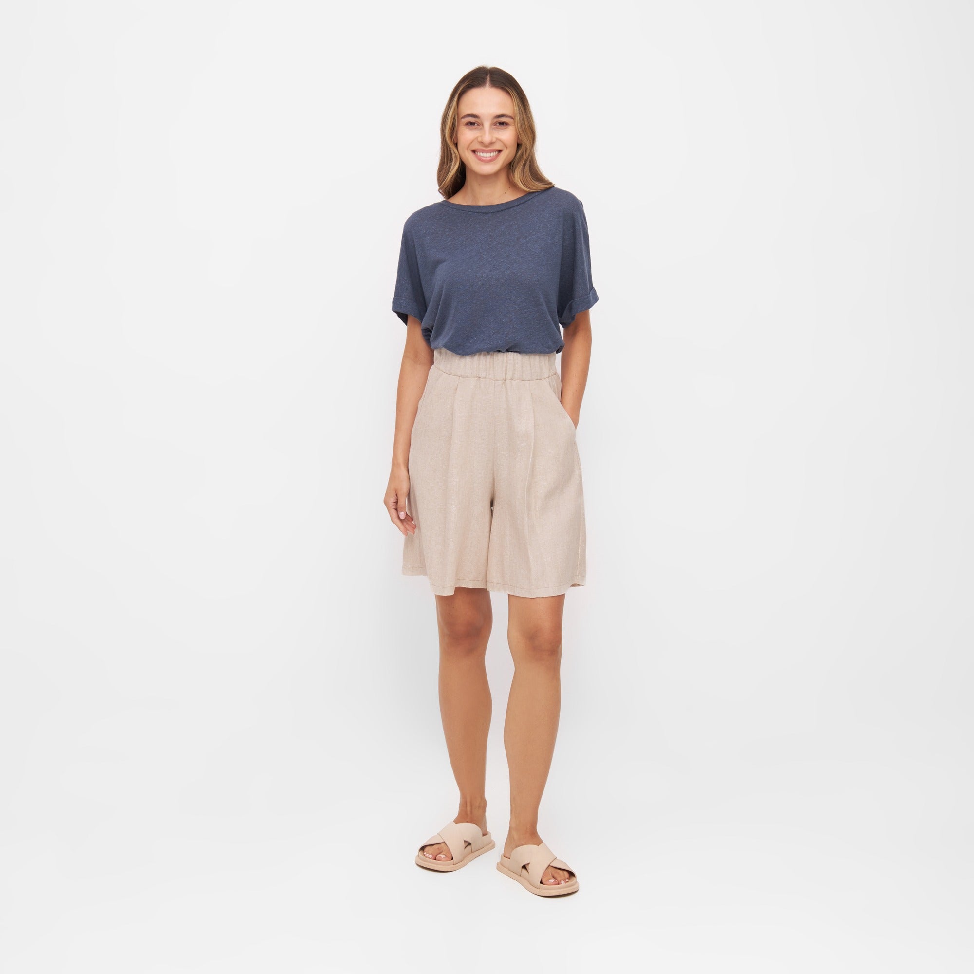 Beige Bermuda-Shorts INDI aus Leinen