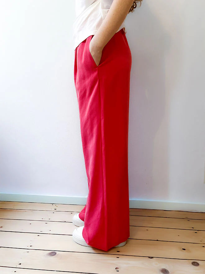 FENJA Hose – Wide Leg-Pant in leuchtendem Cherry Red