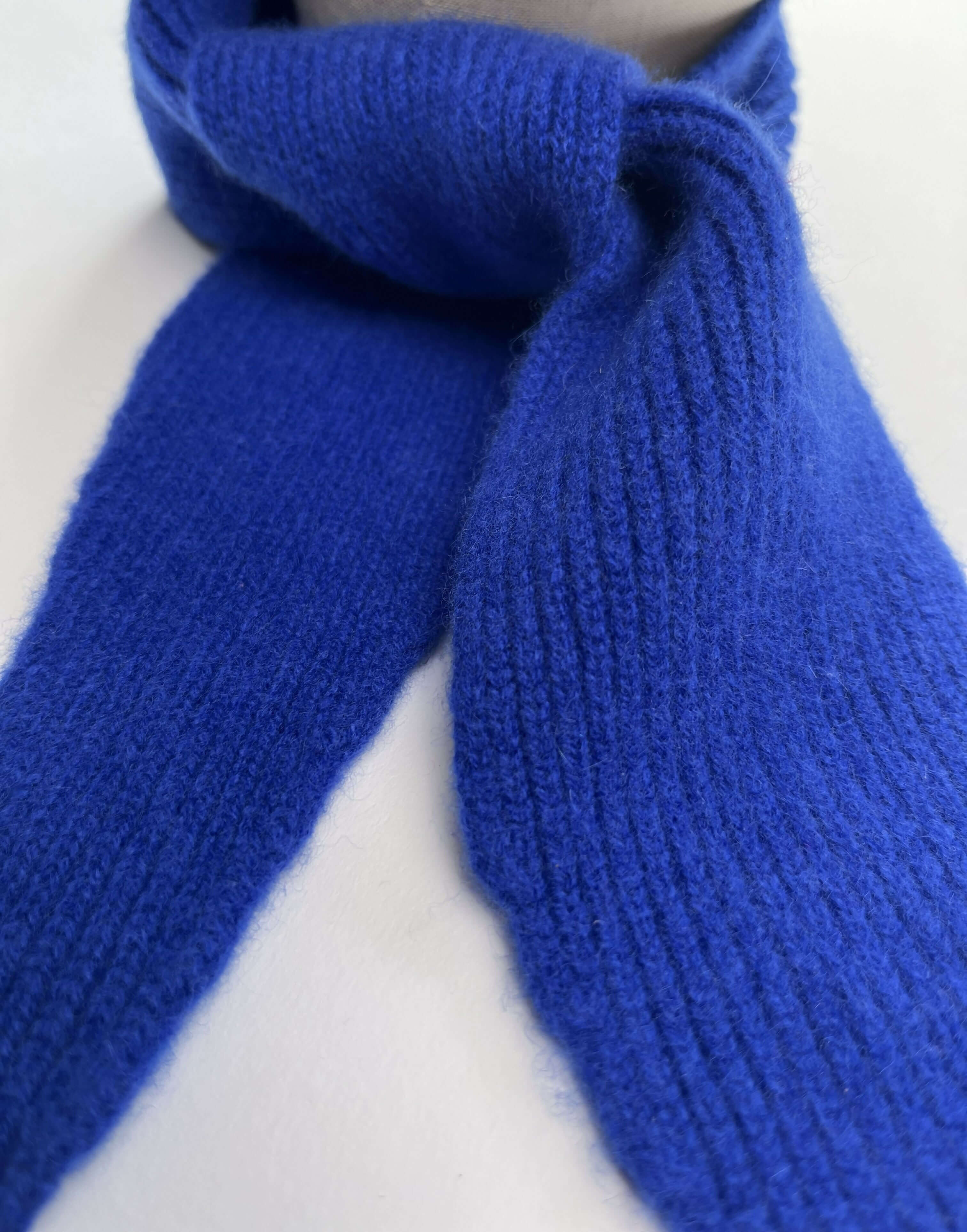Damen Mini Schal blau Freiberg Detail