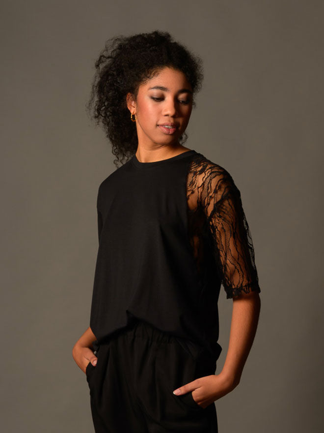 T-Shirt LACEY II mit Lyocell und floraler Spitze schwarz
