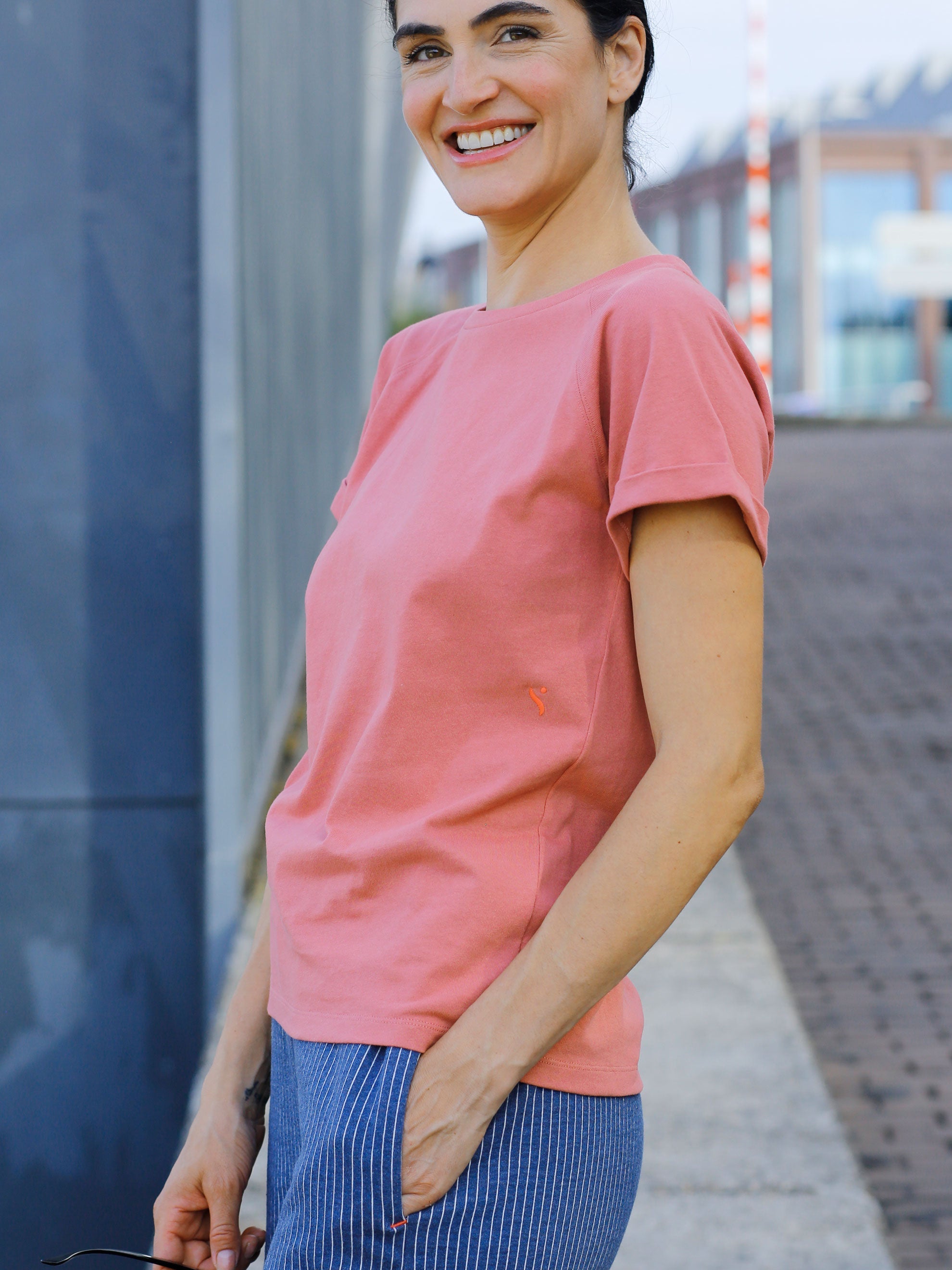 T-Shirt Tara mit recycelter Baumwolle in burnt red | Sweersocean