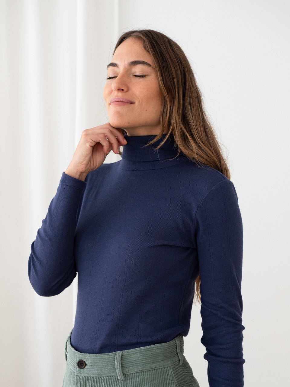 TWOTHIRDS Rollkragen Top Grabow Whales Naval Blue für Damen