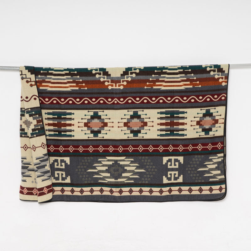 ETHNO Kingsize Decke Cayambe Grey Stone