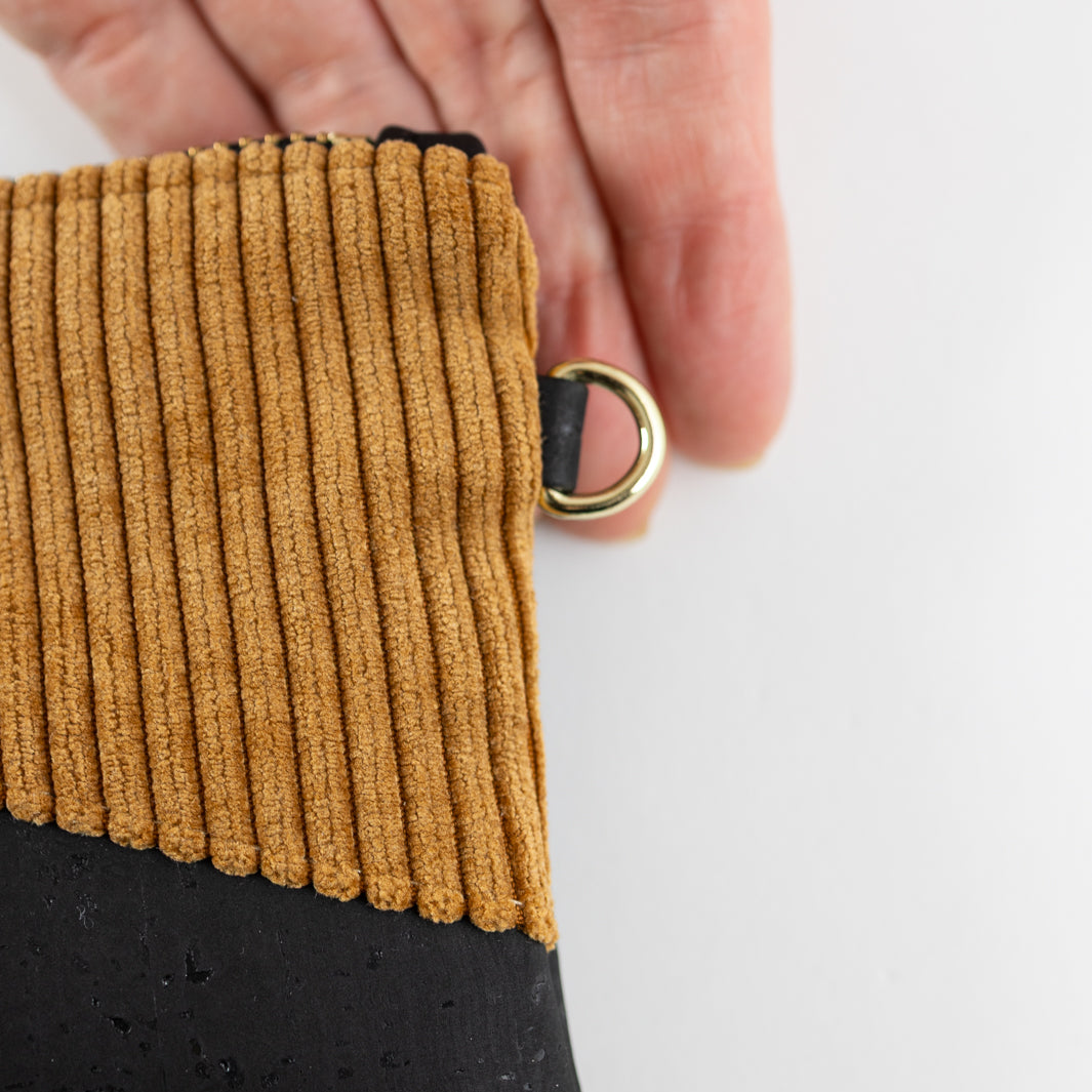 Mini-Geldbörse mit Kartenfächern Kork Schwarz CORD Honiggelb - vegan und handgefertigt in Berlin | NOAS