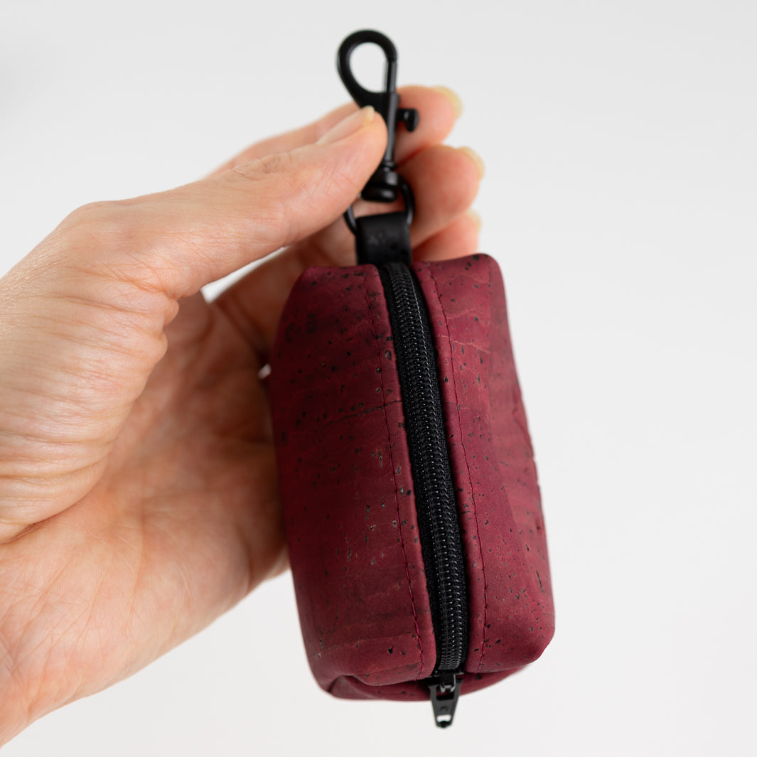 NOAS Mini-Tasche für Hundekotbeutel – Kork Weinrot