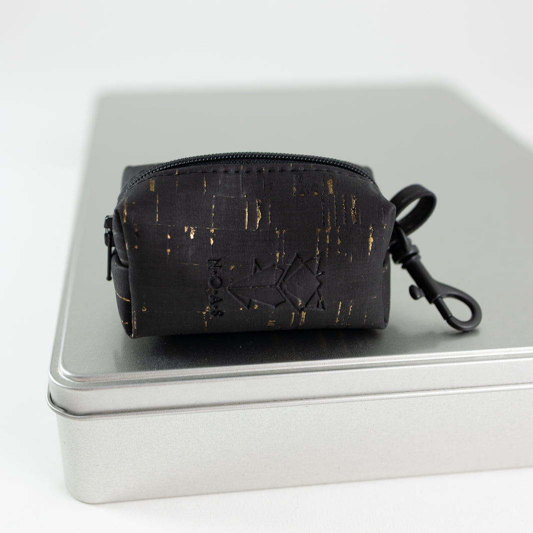 NOAS Mini-Tasche für Hundekotbeutel – Kork Schwarz Gold