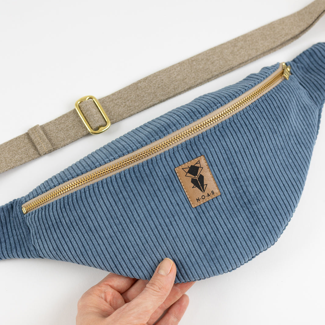 NOAS Bauchtasche Cord Himmelblau - Size L mit Reißverschlusstasche