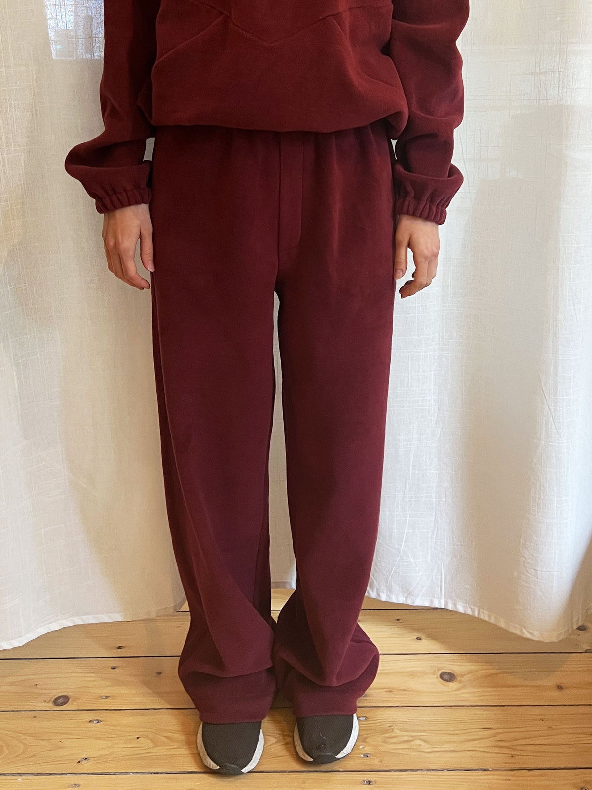 Lässige Hose Marit aus weichem Baumwoll-Fleece in Bordeaux | sweersocean