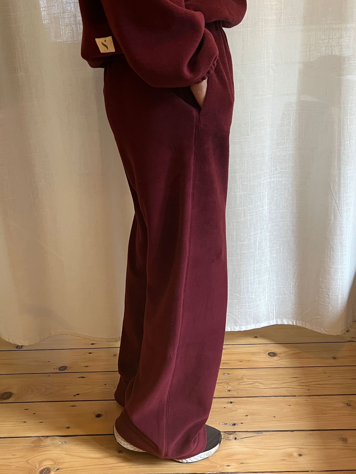 Lässige Hose Marit aus weichem Baumwoll-Fleece in Bordeaux | sweersocean