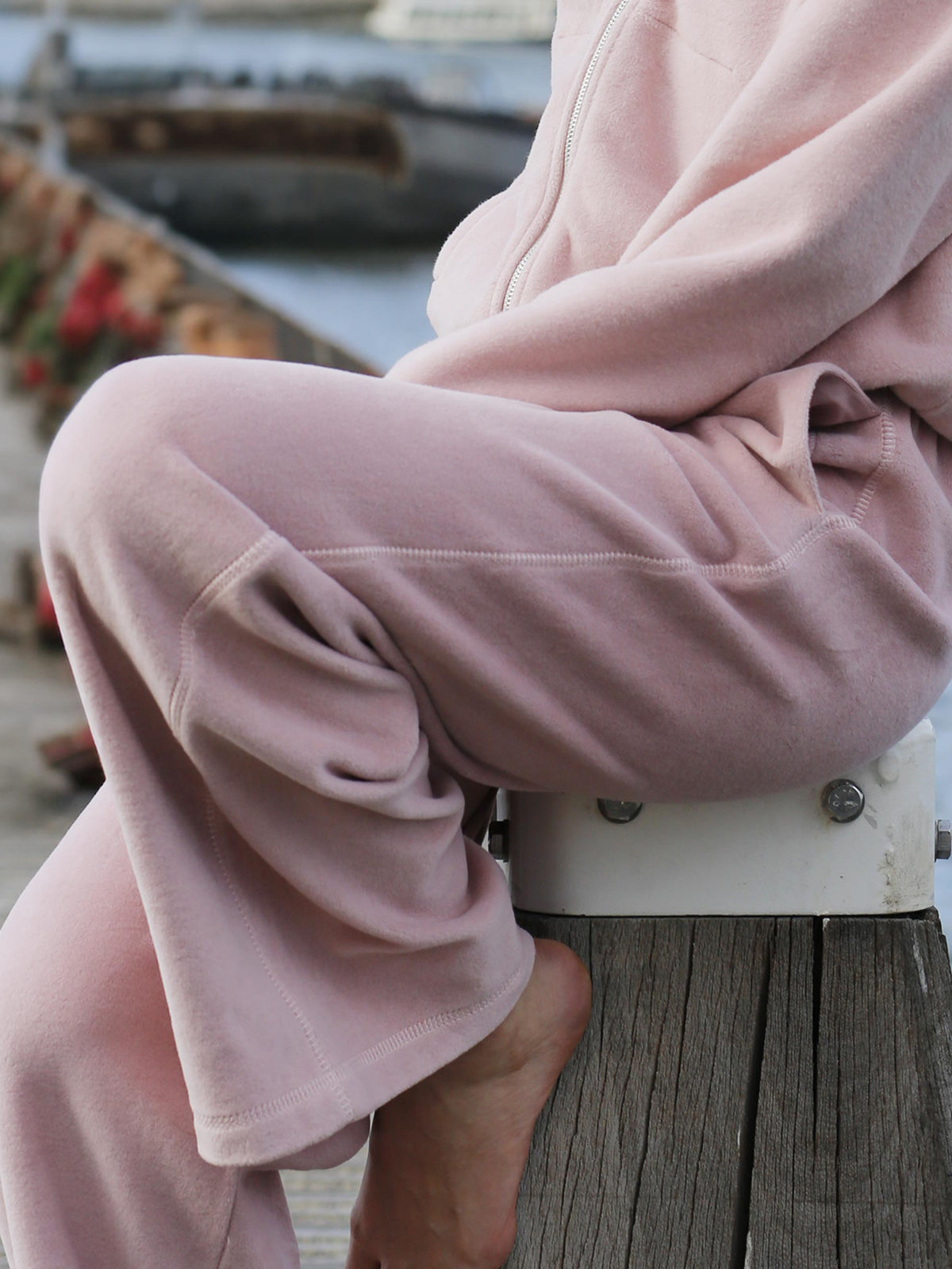 Lässige Hose Marit aus weichem Baumwoll-Fleece in Dusty-Pink | sweersocean