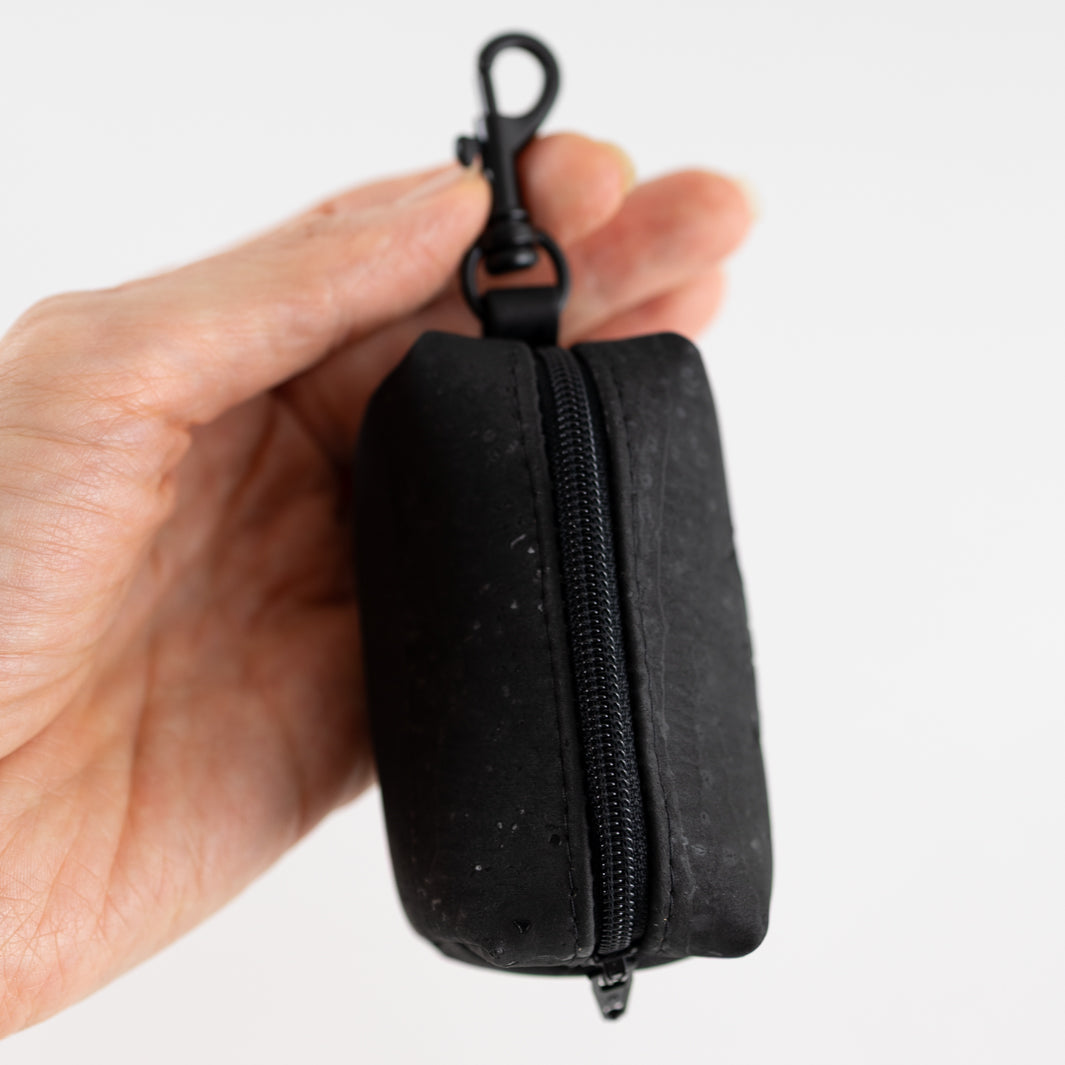 NOAS Mini-Tasche für Hundekotbeutel – Kork Schwarz All Black