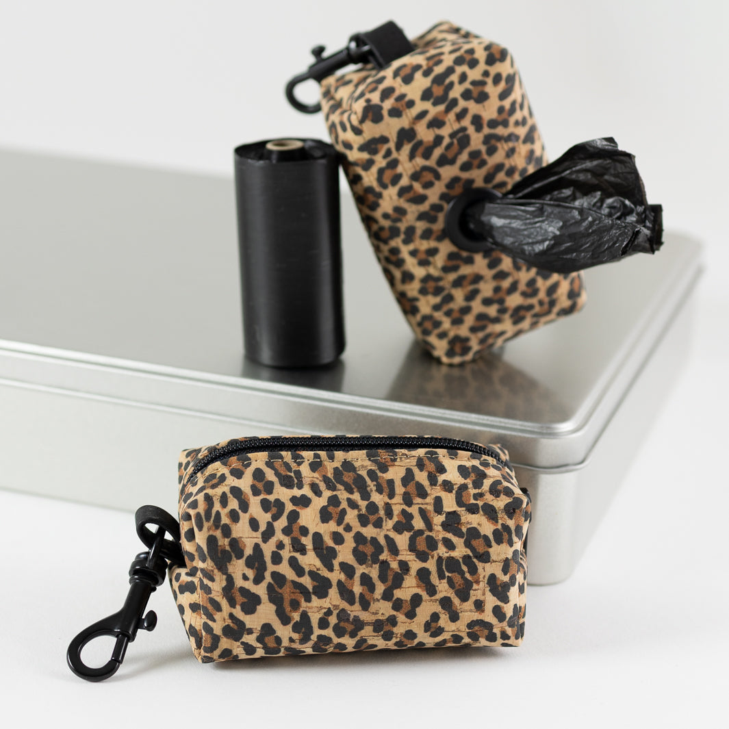 NOAS Mini-Tasche für Hundekotbeutel – Kork Leo