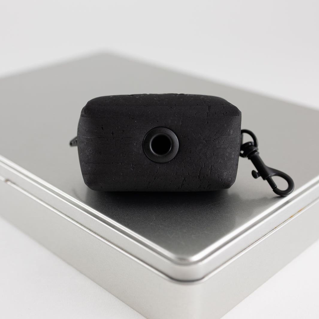 NOAS Mini-Tasche für Hundekotbeutel – Kork Schwarz All Black