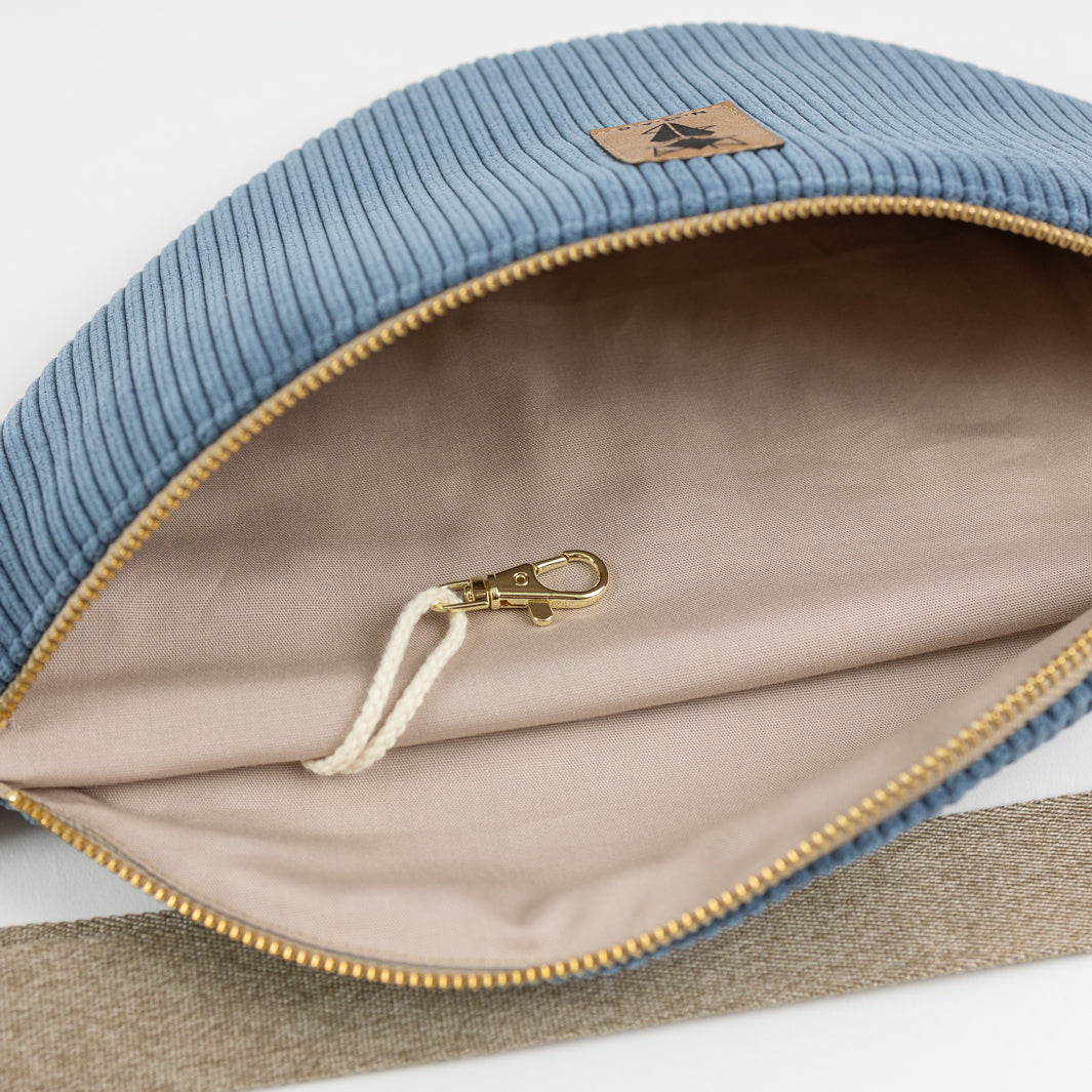 NOAS Bauchtasche Cord Himmelblau - Size L mit Reißverschlusstasche
