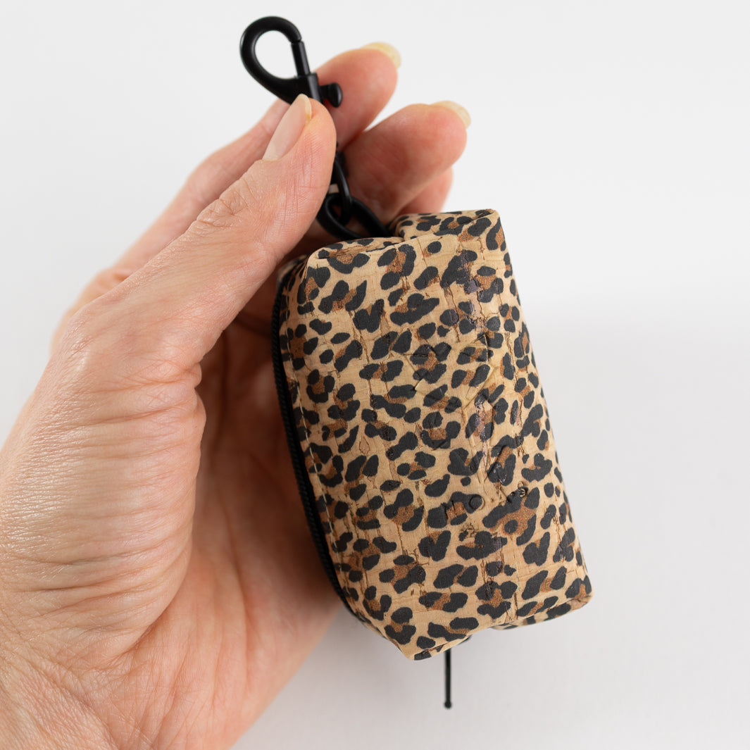 NOAS Mini-Tasche für Hundekotbeutel – Kork Leo