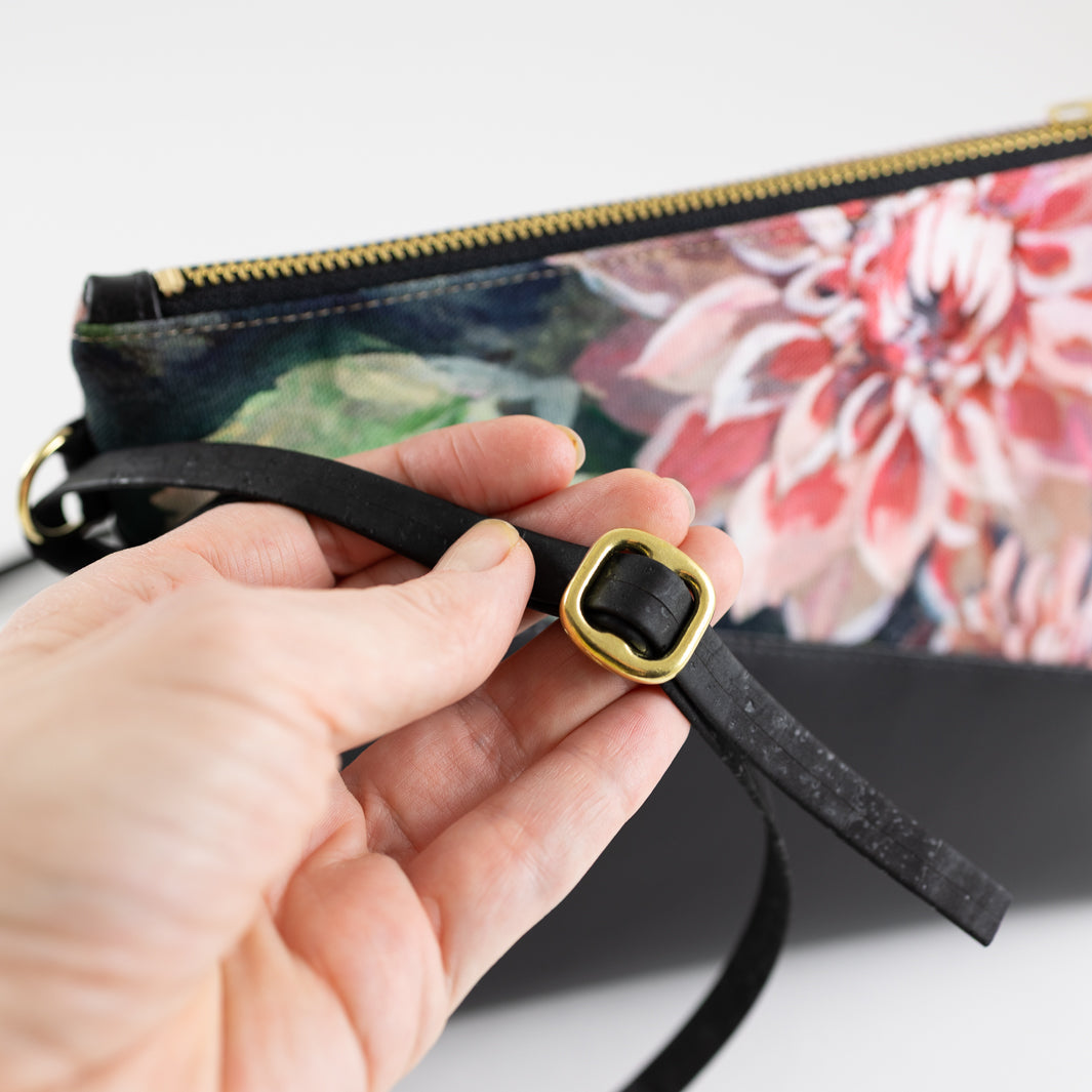 Kleine Handtasche Spring Blossom mit Reißverschlusstasche - vegan und handgefertigt in Berlin | NOAS