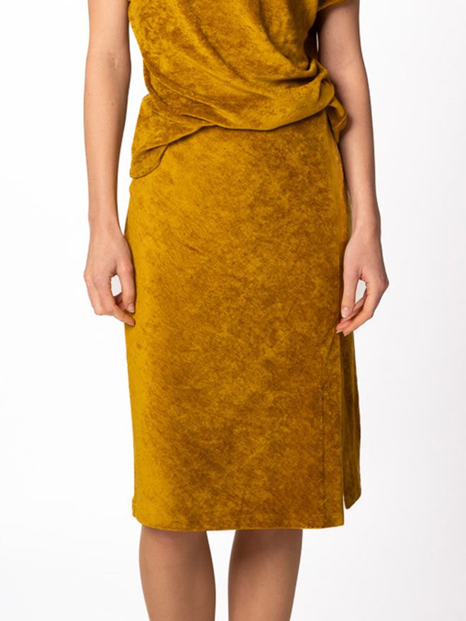 MASHA - schmaler Rock aus Haute Couture-Samt in Gold