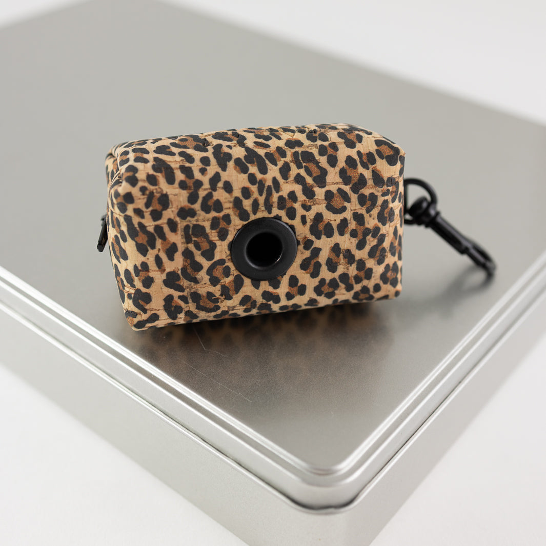 NOAS Mini-Tasche für Hundekotbeutel – Kork Leo