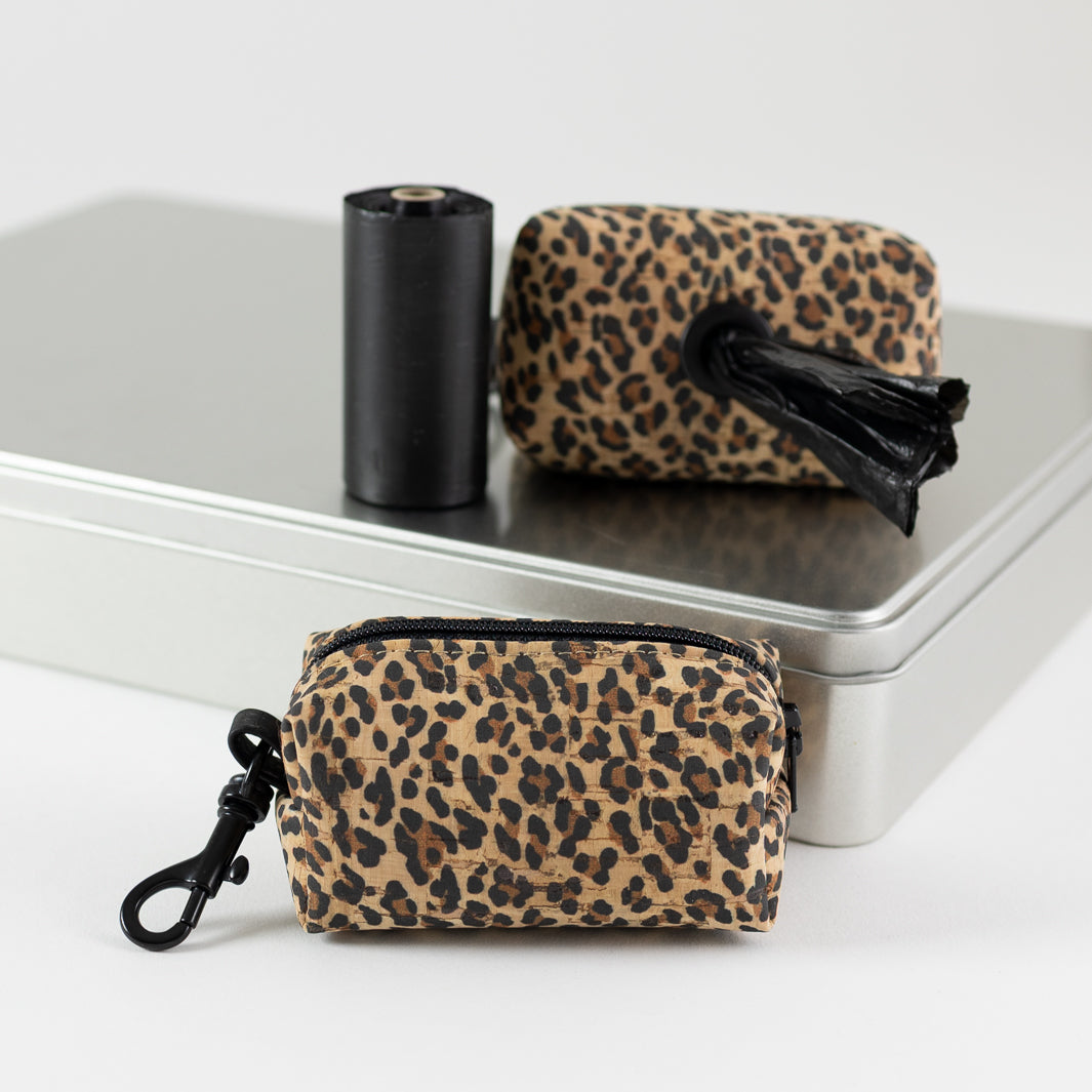 NOAS Mini-Tasche für Hundekotbeutel – Kork Leo