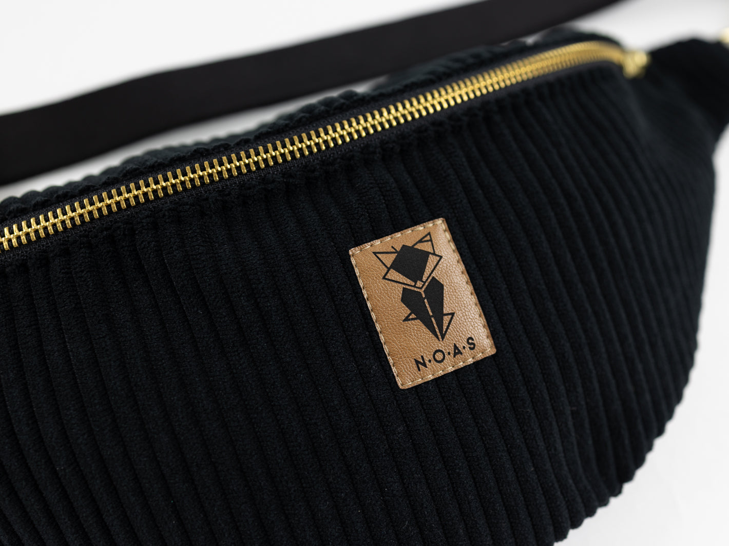 Bauchtasche CORD Schwarz Size L - vegan und handgefertigt in Berlin | NOAS