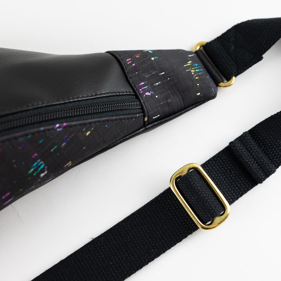 Bauchtasche Rainbow Kork Schwarz Size L - vegan und handgefertigt in Berlin | NOAS