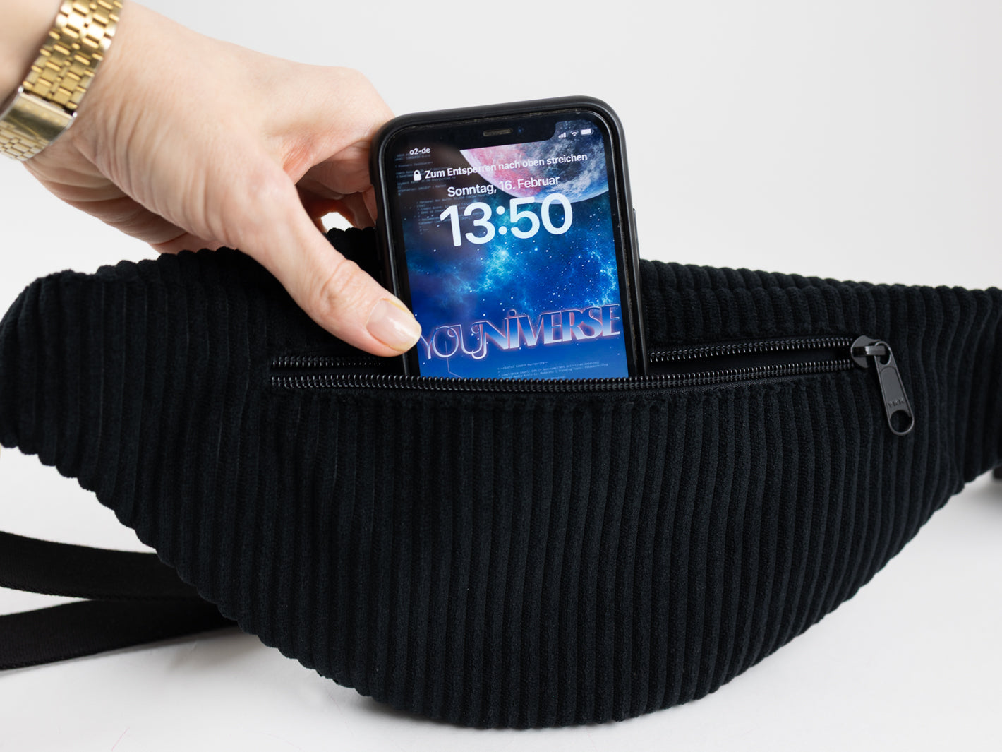 Bauchtasche CORD Schwarz Size L - vegan und handgefertigt in Berlin | NOAS