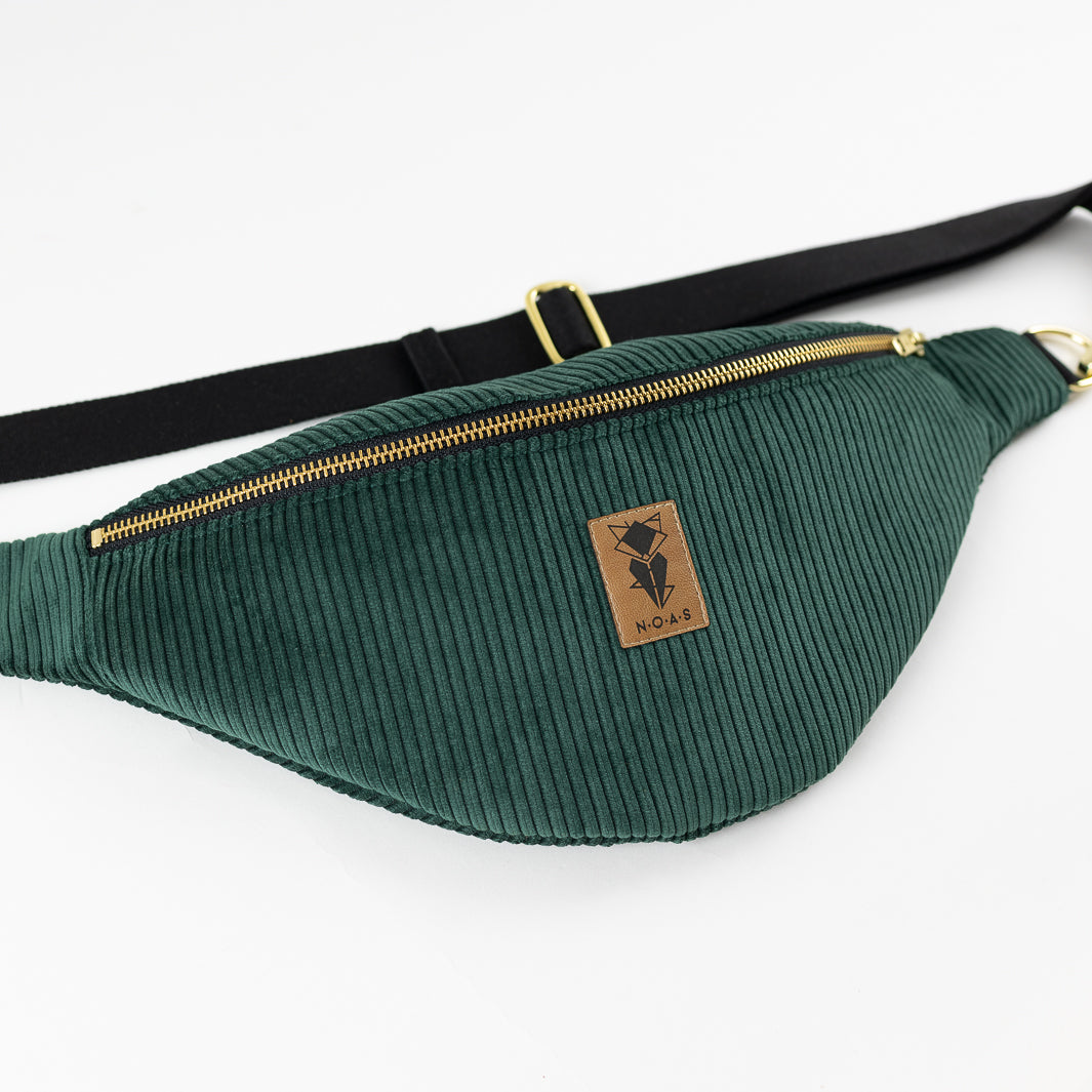 Bauchtasche CORD Waldgrün Size L - vegan und handgefertigt in Berlin | NOAS Berlin