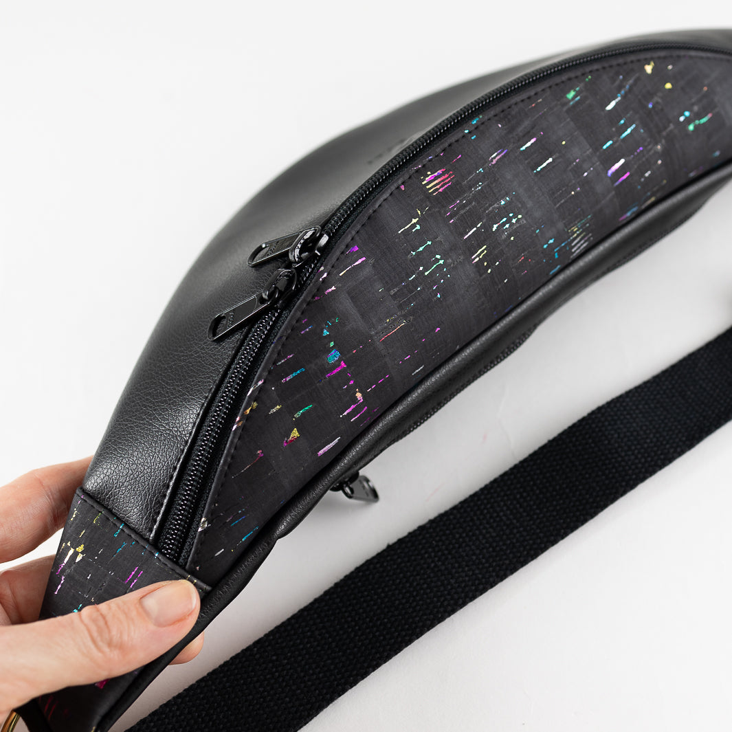 Bauchtasche Rainbow Kork Schwarz Size L - vegan und handgefertigt in Berlin | NOAS