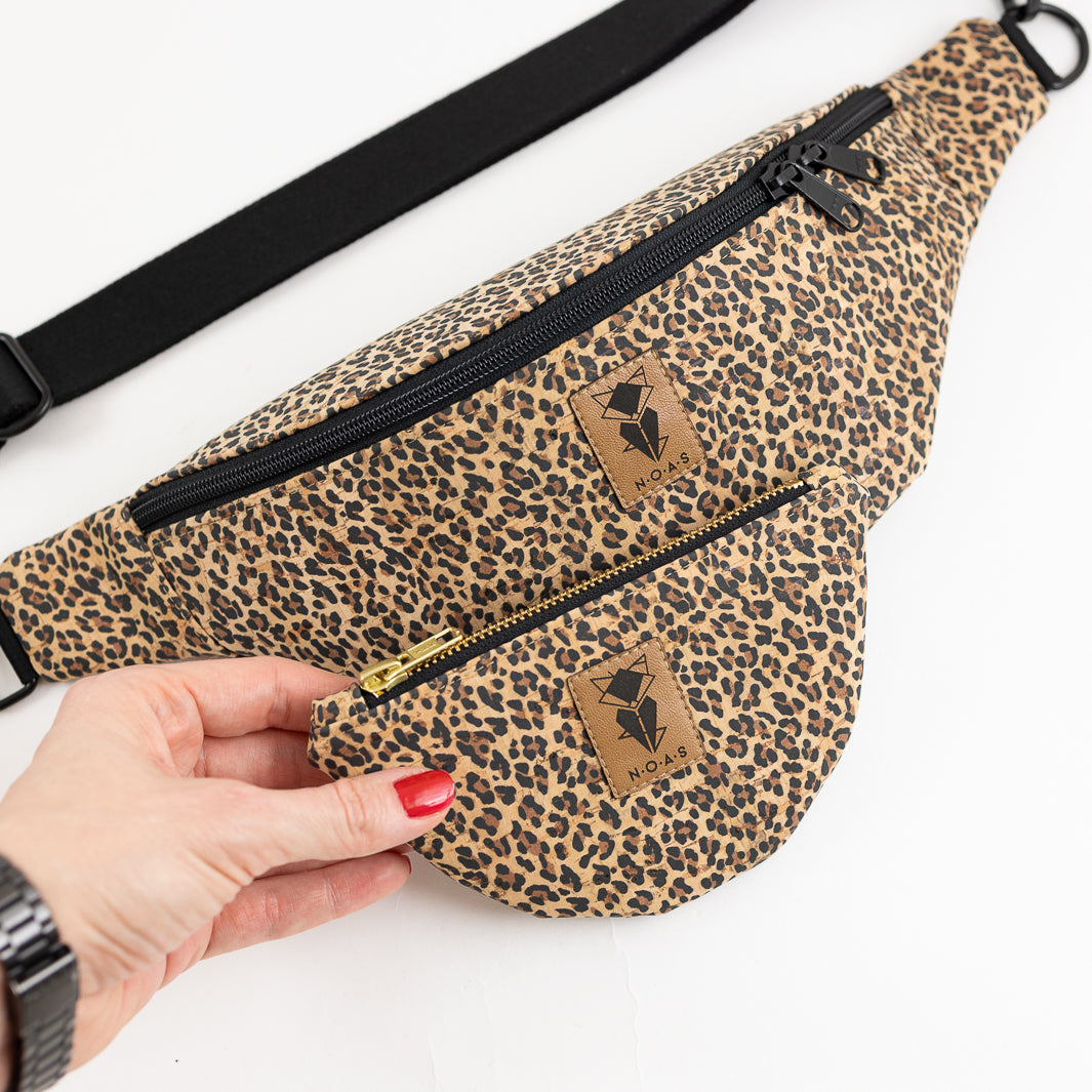 Bauchtasche Kork LEO Size M - vegan und handgefertigt in Berlin | NOAS
