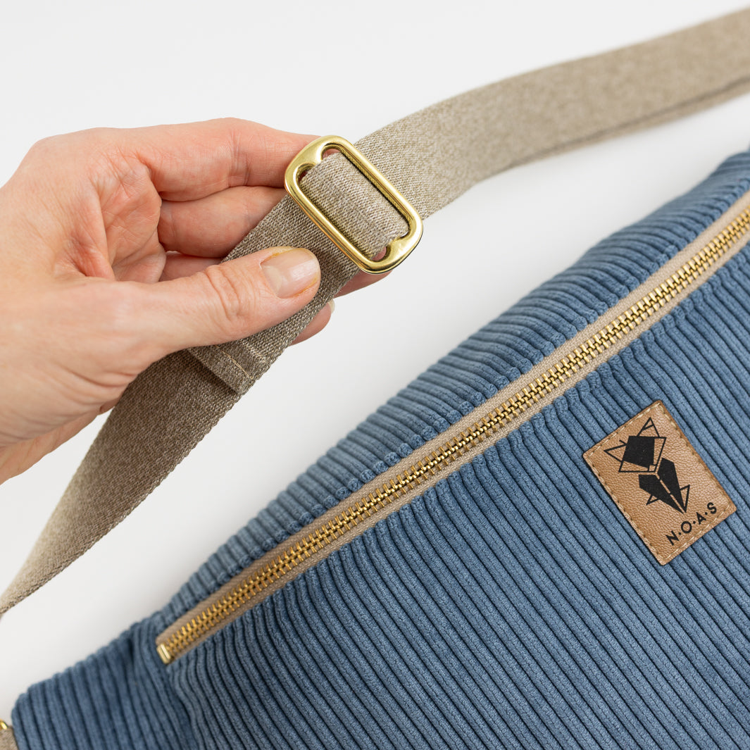 NOAS Bauchtasche Cord Himmelblau - Size L mit Reißverschlusstasche