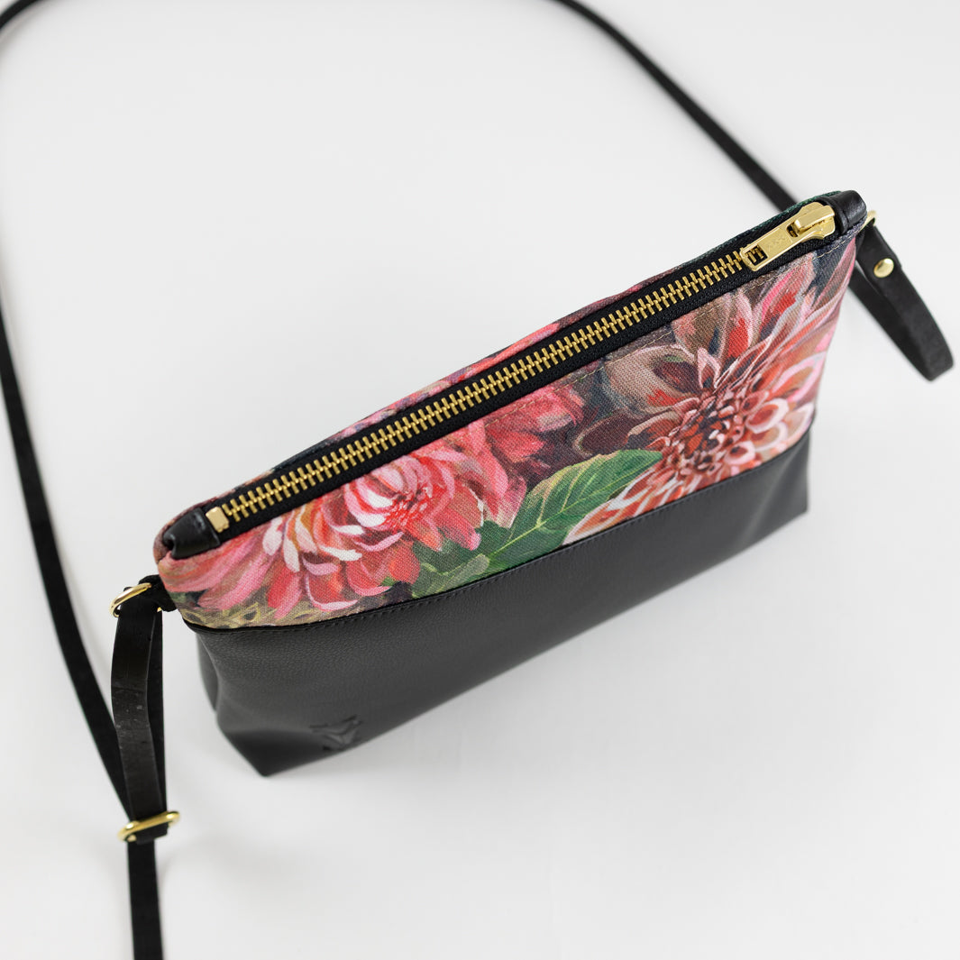 Kleine Handtasche Spring Blossom mit Reißverschlusstasche - vegan und handgefertigt in Berlin | NOAS