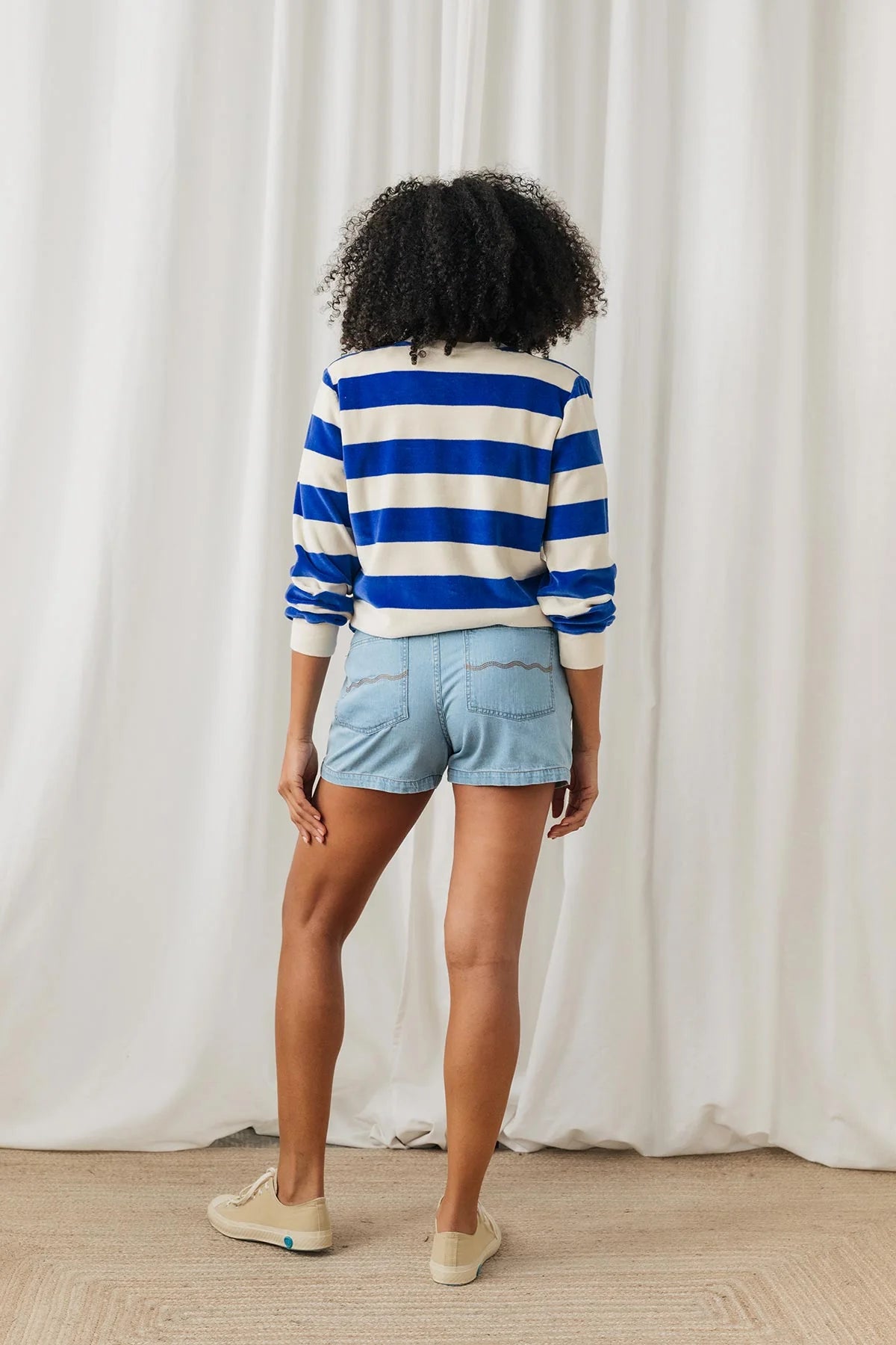 Nickipullover Hawi weiß blau gestreift – TWOTHIRDS Rückenansicht