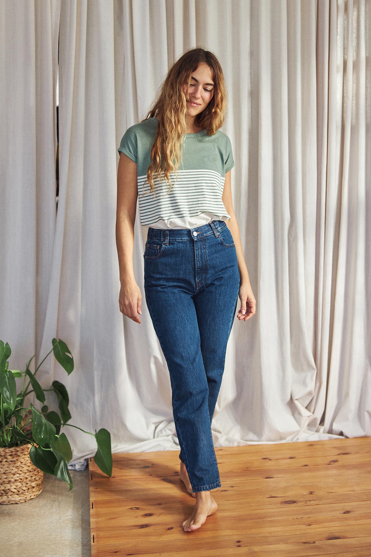 T-Shirt Molene sage green gestreift aus Bio-Baumwolle – TWOTHIRDS