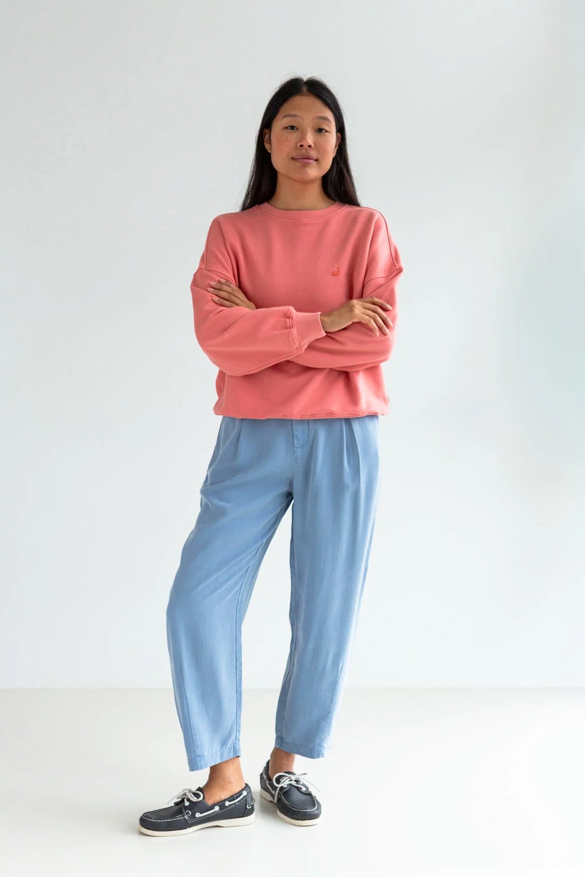 Sweatshirt Niza pink aus Bio-Baumwolle mit Hose Denim blue von Twothirds