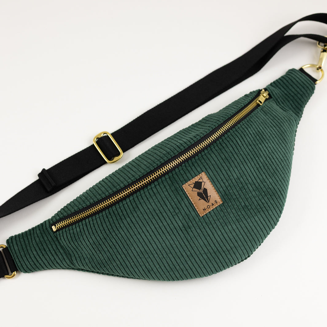 Bauchtasche CORD Waldgrün Size L - vegan und handgefertigt in Berlin | NOAS Berlin